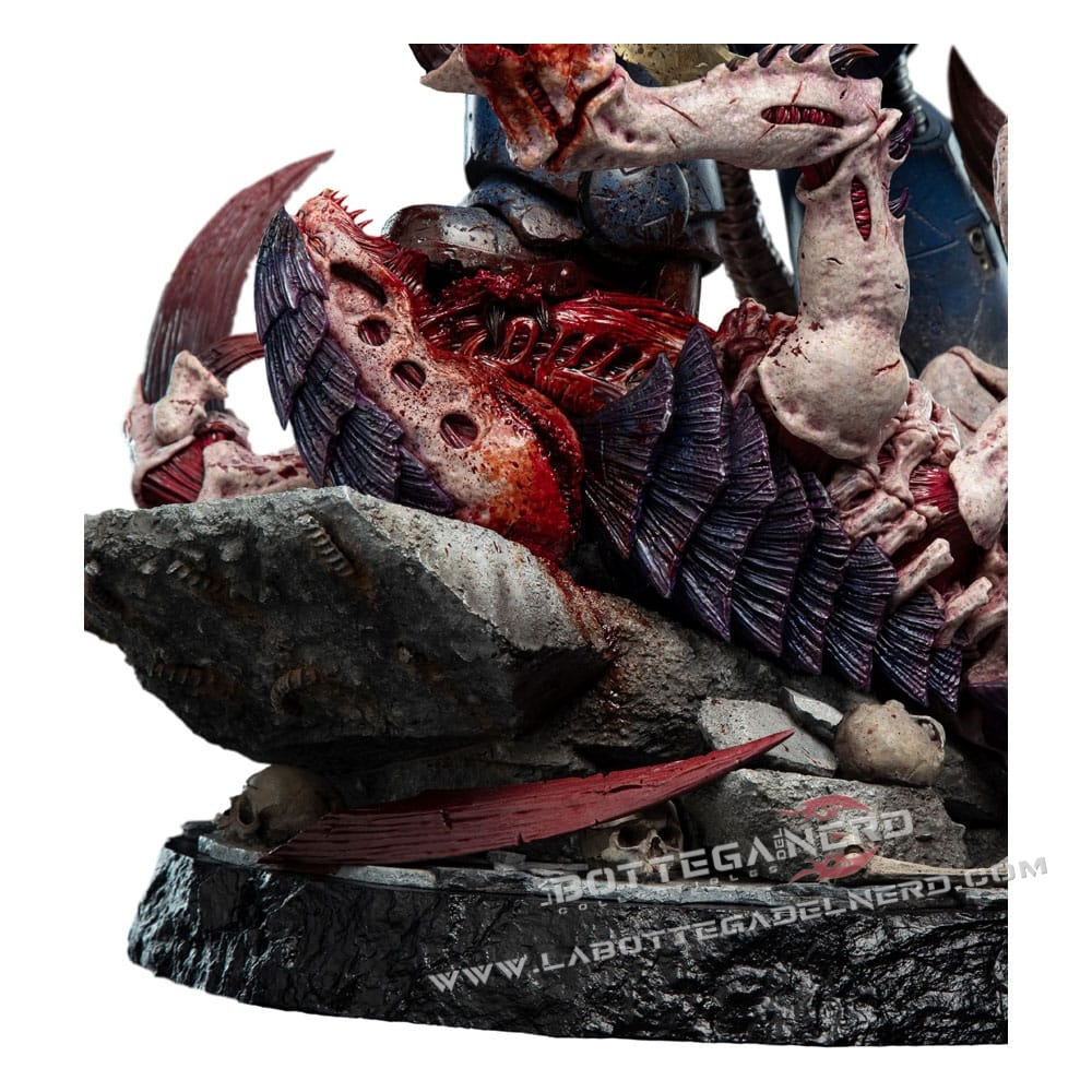 Warhammer 40K Space Marine 2 - Statue Lieutenant Titus Battleline 63cm - immagine 10