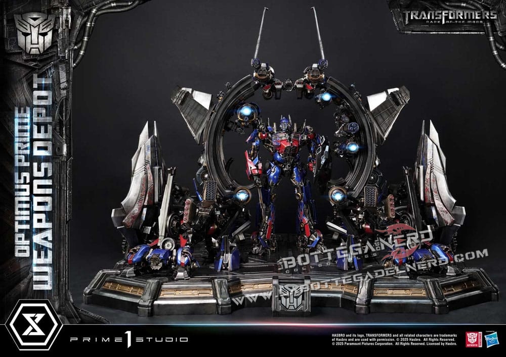 Transformers: Dark of the Moon - Museum Masterline Statue Optimus Prime Weapons Depot (Bonus Version) 127cm - immagine 12