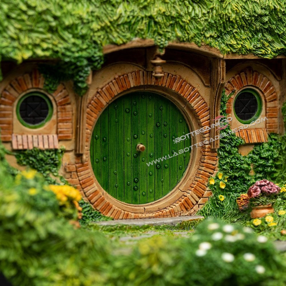 Lord of the Rings - Statue Bag End on the Hill 19cm - immagine 2