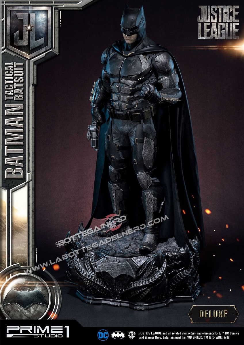 Justice League - Statua Batman Tactical Batsuit 88cm DELUXE - immagine 2