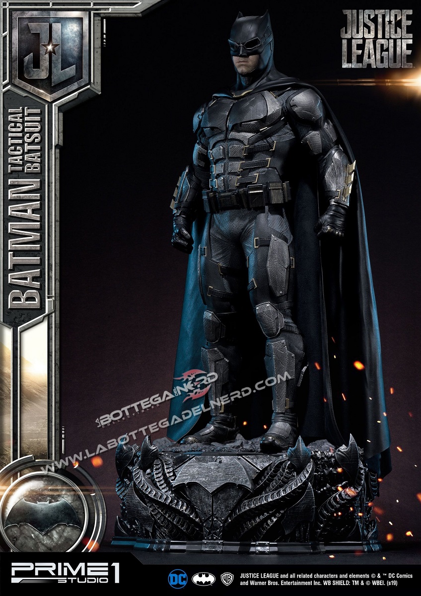 Justice League - Statua Batman Tactical Batsuit 88cm DELUXE - immagine 6