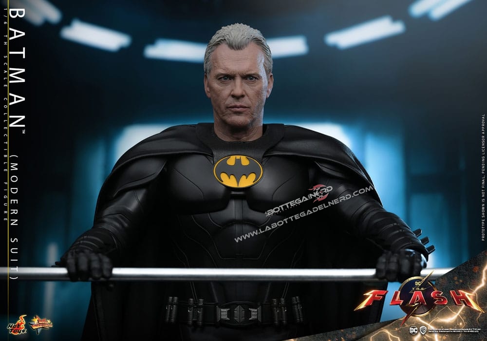 The Flash - Action Figure 1/6 Batman (Modern Suit) 30cm - immagine 3
