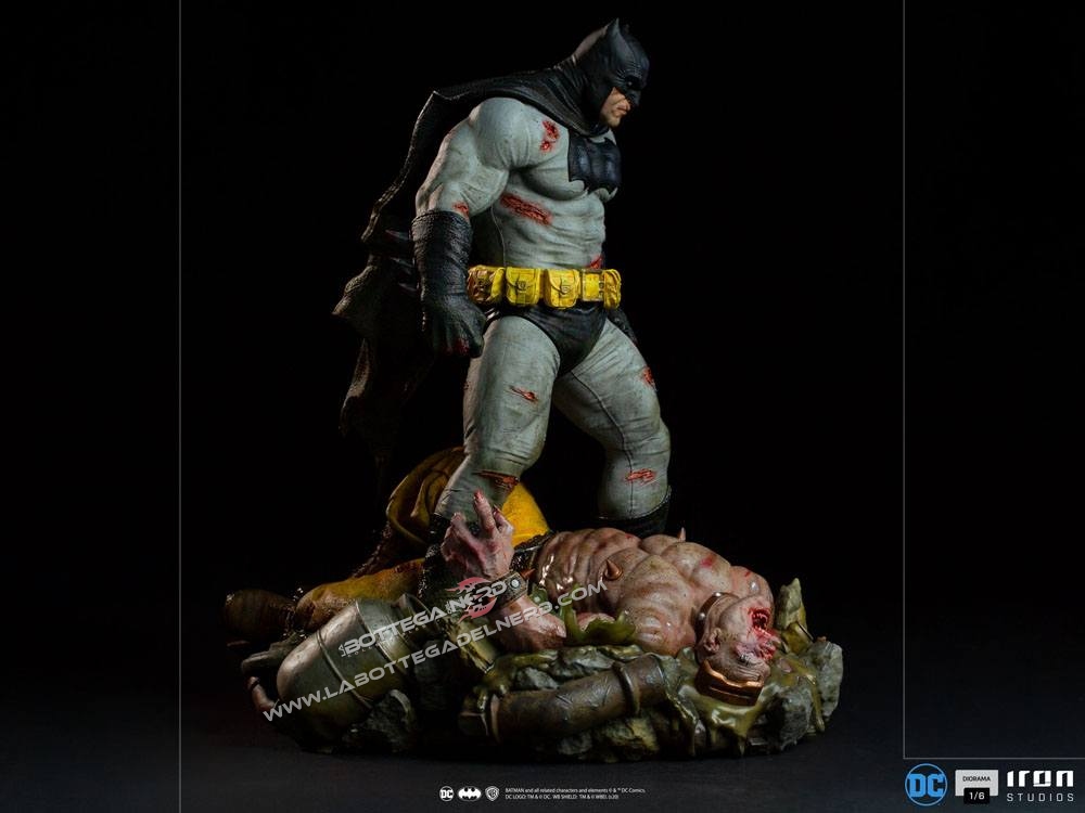 Batman: The Dark Knight Returns - Diorama 1/6 Batman 38cm - immagine 2