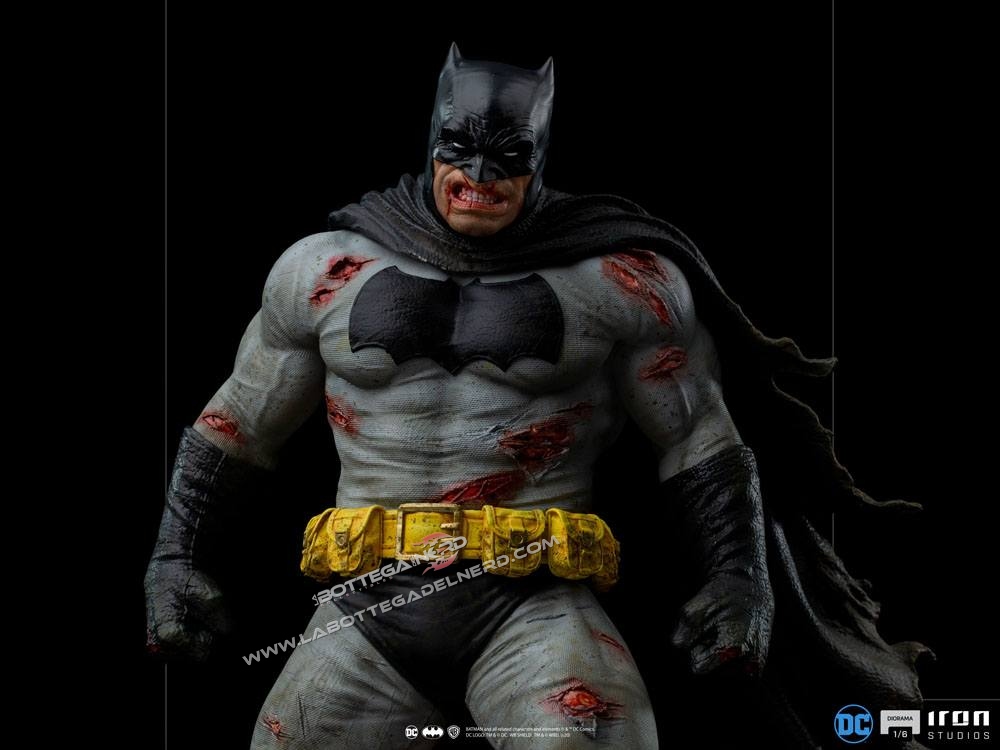 Batman: The Dark Knight Returns - Diorama 1/6 Batman 38cm - immagine 4
