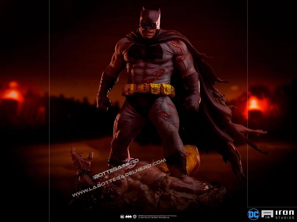 Batman: The Dark Knight Returns - Diorama 1/6 Batman 38cm - immagine 7