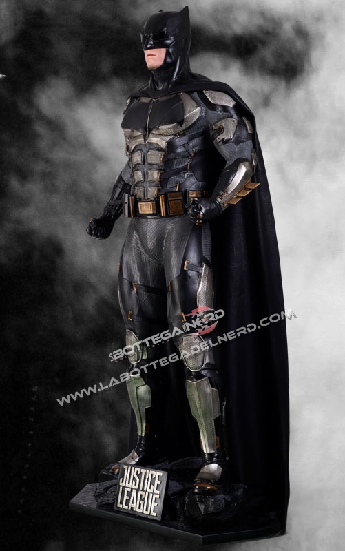 DC - Life Size Statue Tactical Batman (Dimensioni reali) 220cm - immagine 2