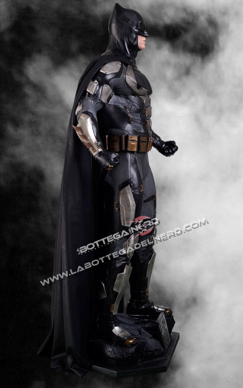 DC - Life Size Statue Tactical Batman (Dimensioni reali) 220cm - immagine 4
