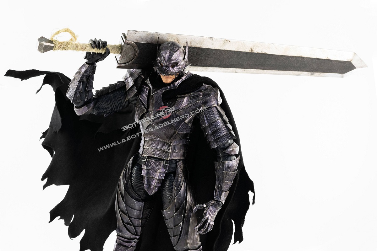 Berserk - Action Figure Guts 1/6 (Berserker Armor) 33cm - immagine 6