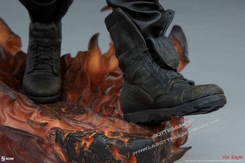 The Crow - Premium Format Figure The Crow 56cm - immagine 10