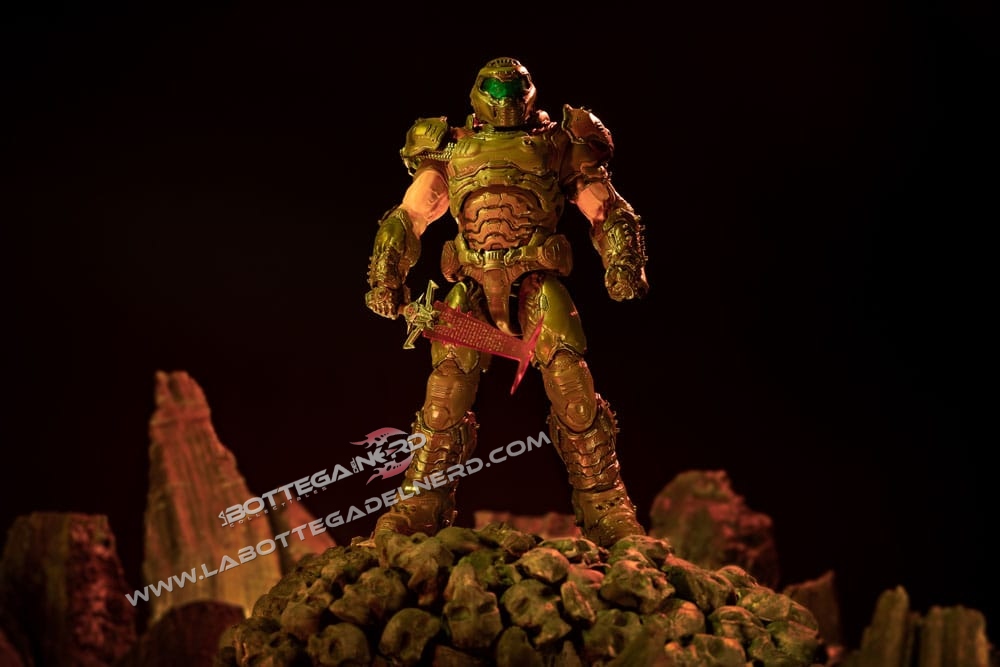 Doom Eternal - Action Figure 1/6 Doomslayer exclusive 30cm - immagine 3