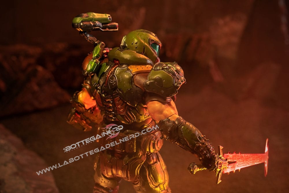 Doom Eternal - Action Figure 1/6 Doomslayer exclusive 30cm - immagine 5