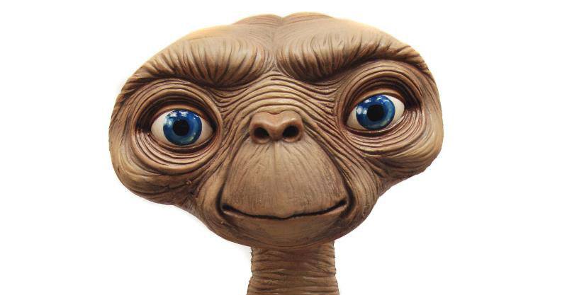 E.T. l'Extra-Terrestre - Replica E.T. 91cm - immagine 2
