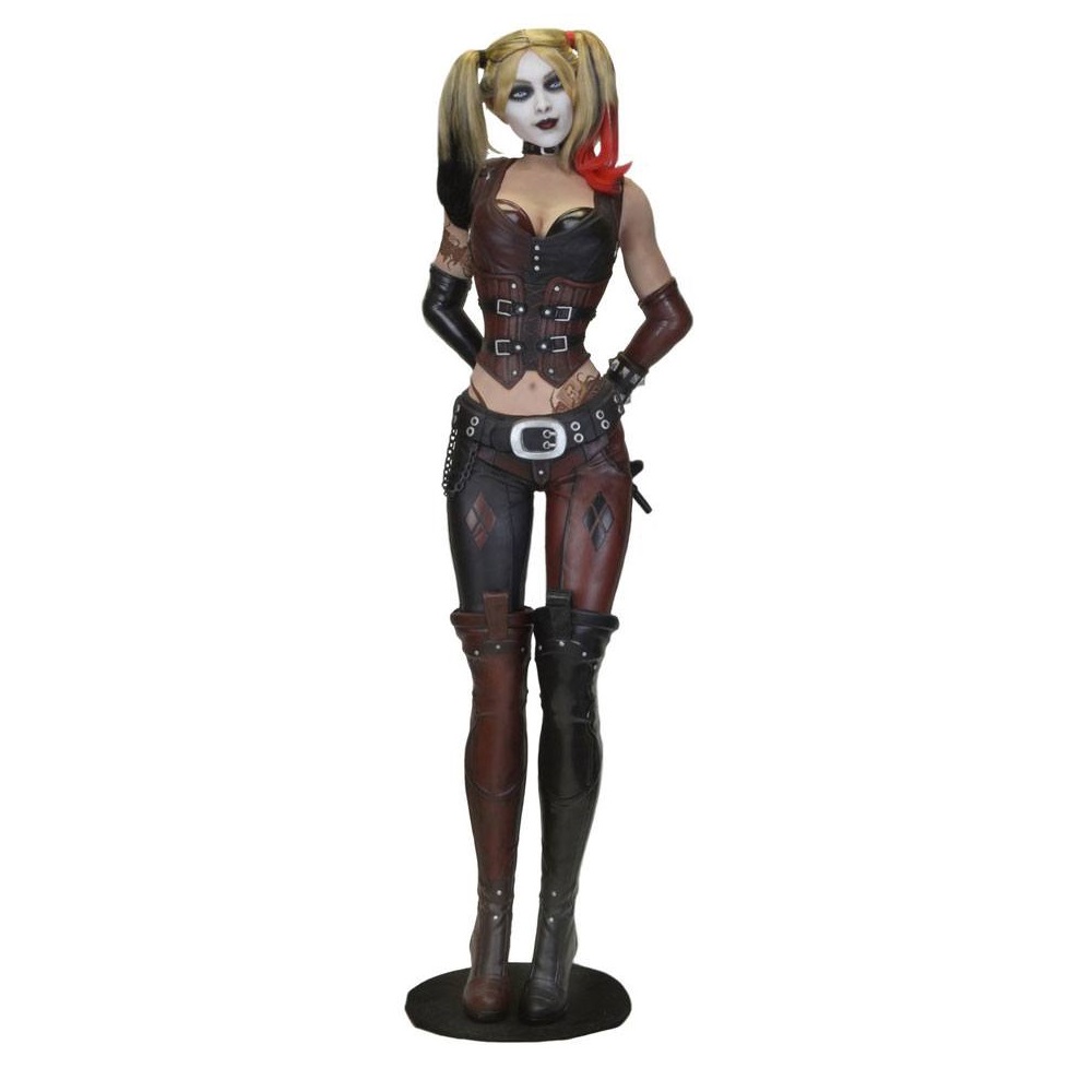 Batman Arkham City - Life-Size Statua Harley Quinn 180cm