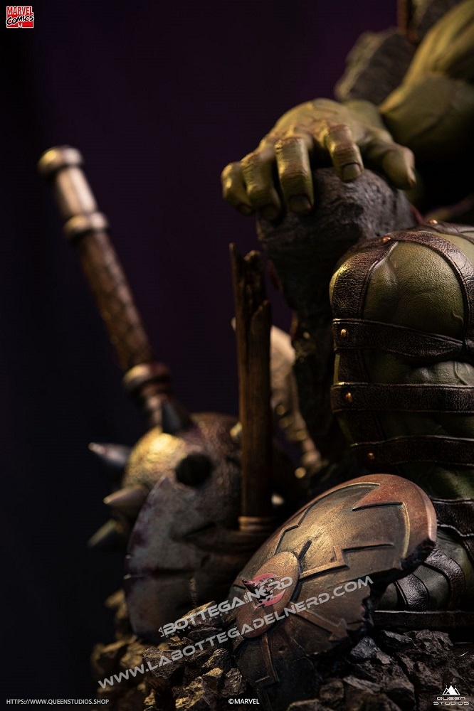 Marvel - Statua Hulk on Throne Queen Studios Regular 67cm - immagine 6