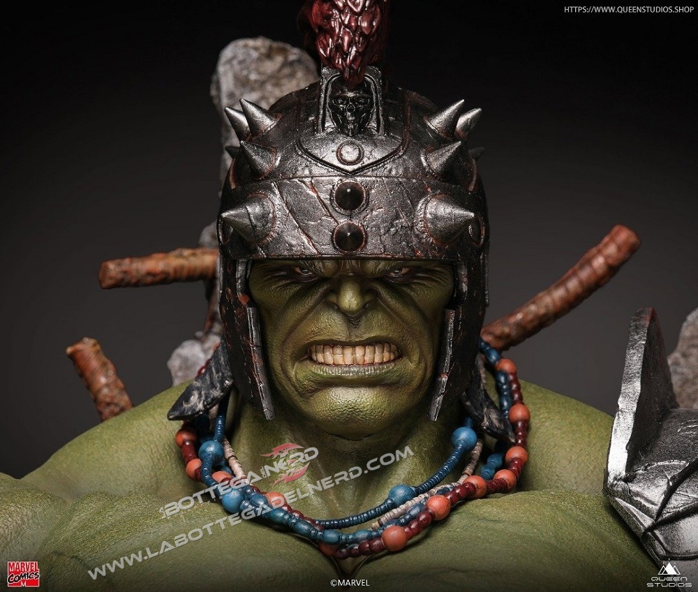 Marvel - Statua Hulk on Throne Queen Studios Premium 67cm - immagine 3