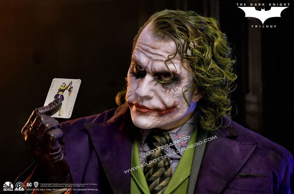 The Dark Knight - Infinity Studio Life-Size Bust Joker 82cm - immagine 7