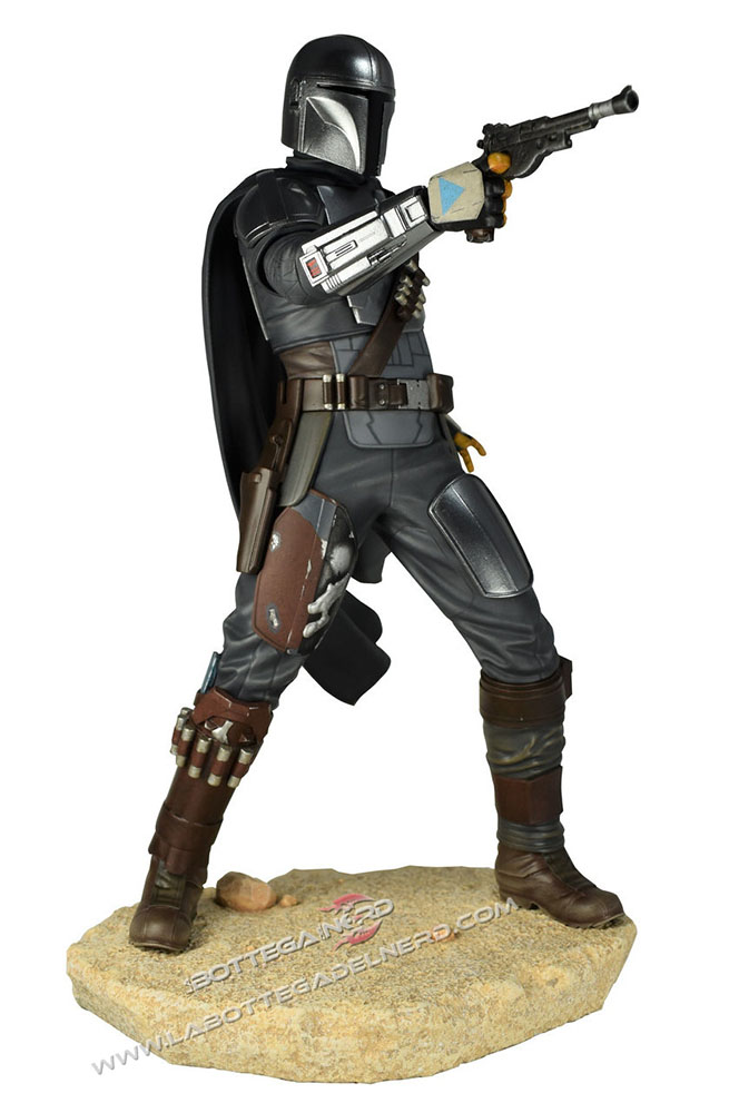 Star Wars The Mandalorian - Premier Collection The Mandalorian 25cm - immagine 3