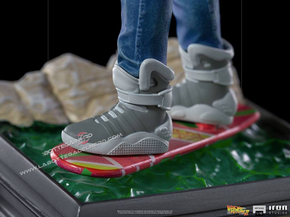 Back to the Future II - Statue 1/10 Marty McFly on Hoverboard 22cm - immagine 6