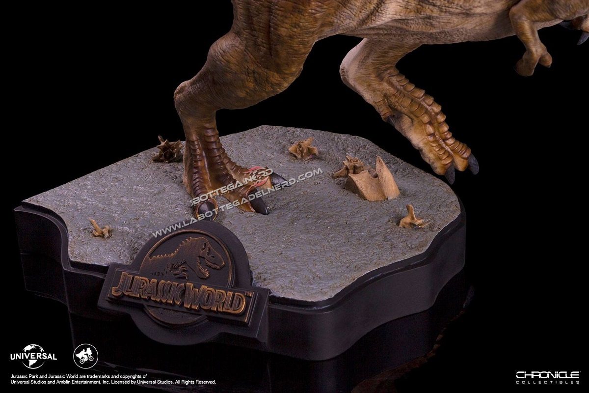 Jurassic World - Statua Final Battle T-Rex 63cm - immagine 7