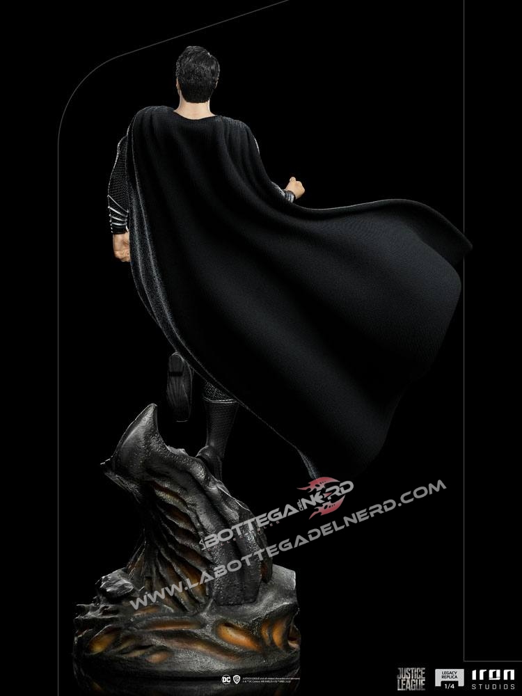 Zack Snyder's Justice League - Statue 1/4 Superman Black Suit 69cm - immagine 4