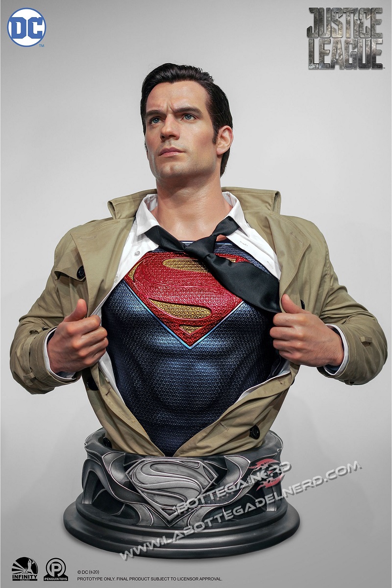 DC Comics: Justice League - Superman Life Sized Bust 88cm - immagine 7