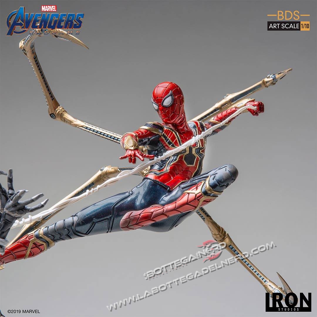 Avengers: Endgame - Statua Iron Spider vs Outrider 36cm - immagine 2