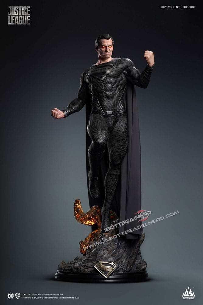 DC Comics - Statue 1/3 Superman Black Suit Regular Edition 80cm - immagine 7