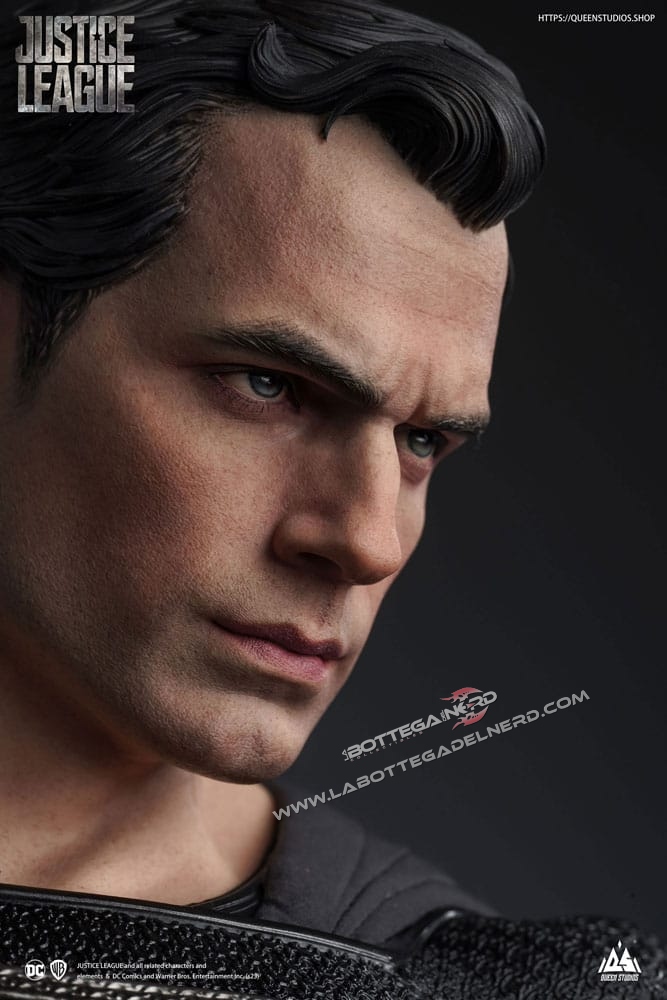 DC Comics - Statue 1/3 Superman Black Suit Regular Edition 80cm - immagine 5