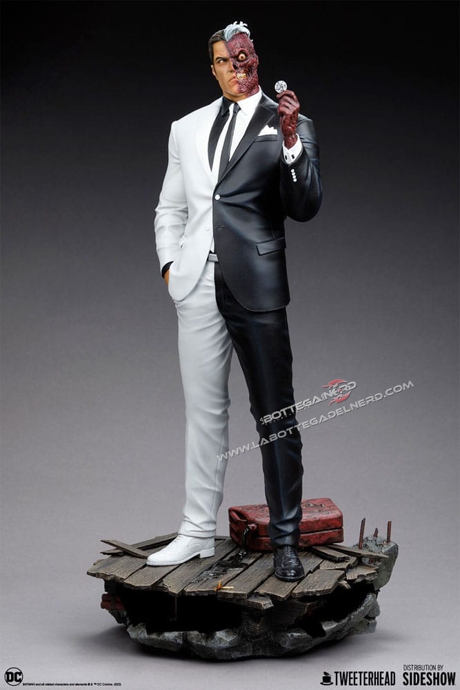 DC Comics - Maquette Statue 1/4 Two-Face (Due Facce) 52cm - immagine 10