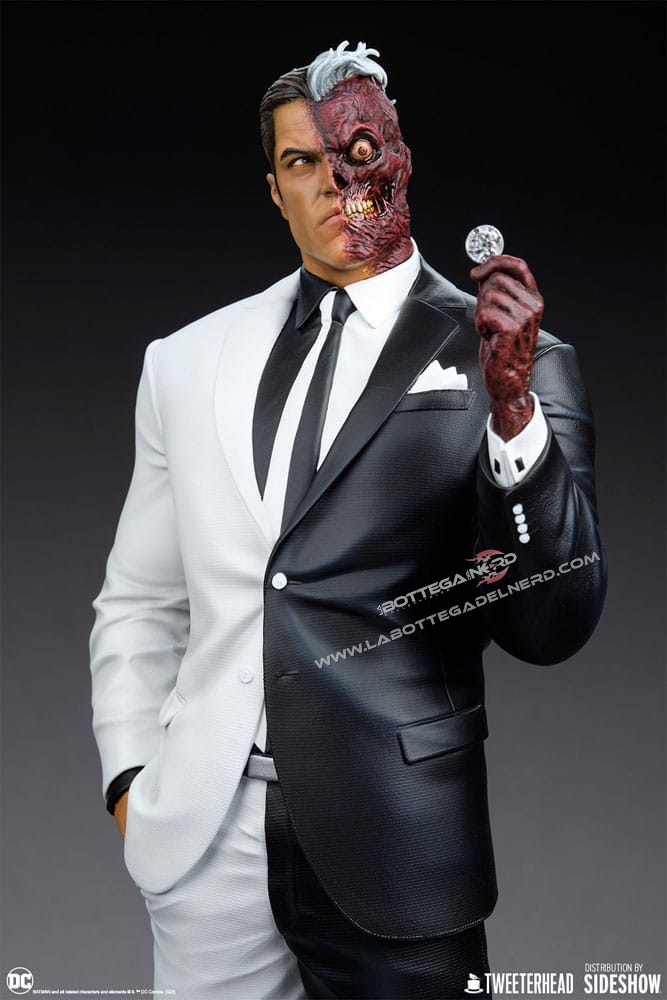 DC Comics - Maquette Statue 1/4 Two-Face (Due Facce) 52cm - immagine 5