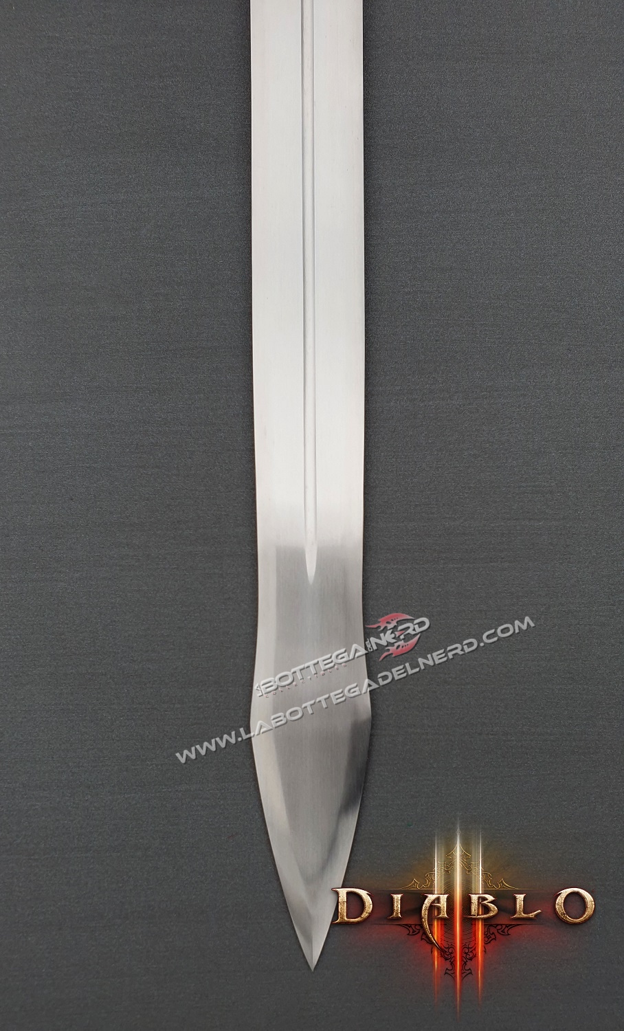 DIABLO III - Replica Deluxe Spada della Giustizia TYRAEL SWORD 1:1 - immagine 8