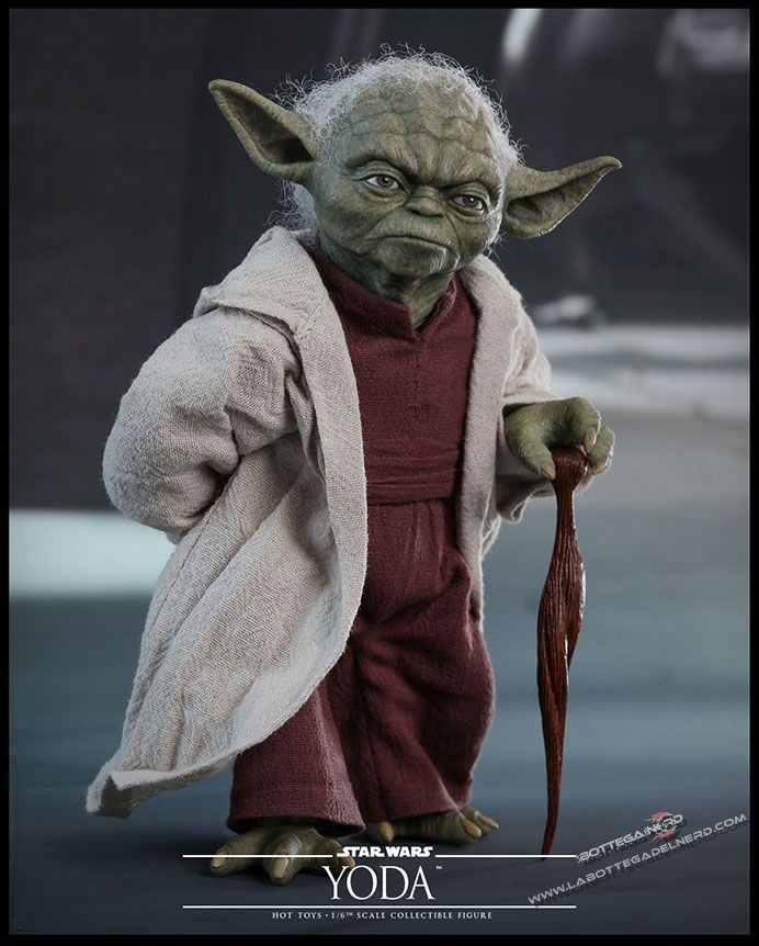 Star Wars Episode II - Action Figure Yoda 14cm - immagine 4