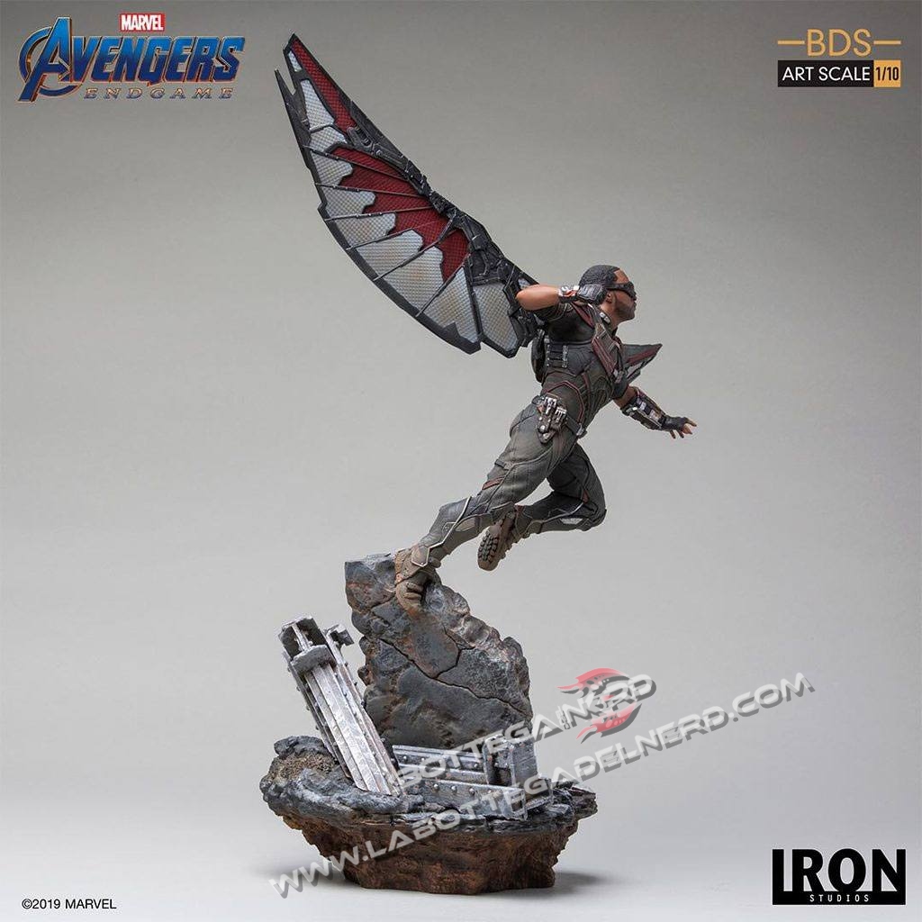 Avengers: Endgame - Statua Falcon 40cm - immagine 2