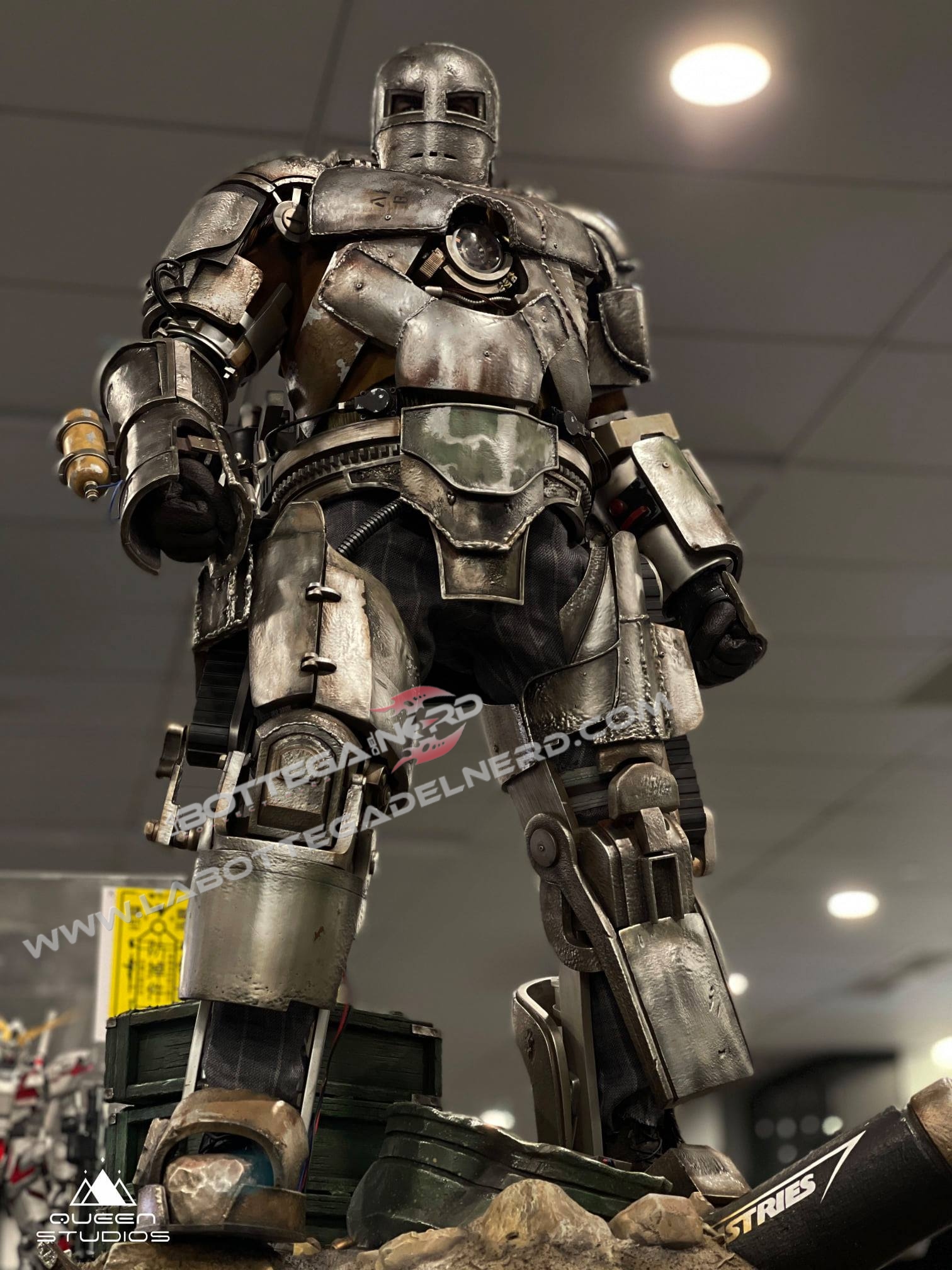 Marvel - Statua Queen Studios 1:2 Iron Man Mark 1 110cm - immagine 2