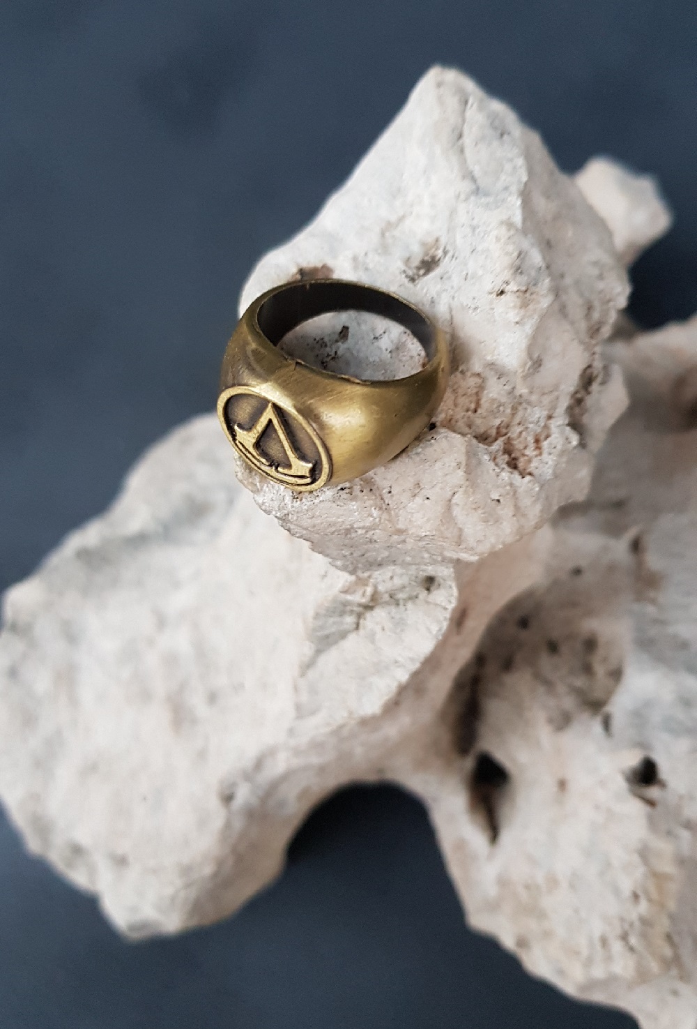 Anello dell'assassino - oro antichizzato - immagine 3
