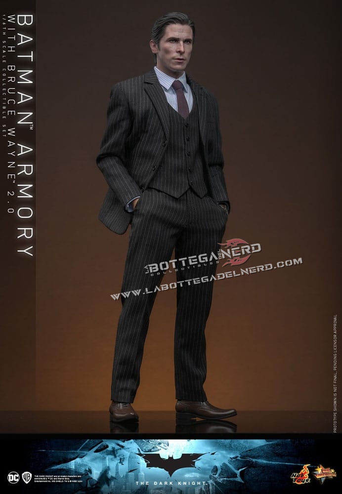 The Dark Knight Rises - Diorama 1/6 Batman Armory with Bruce Wayne (2.0) 30cm - immagine 6