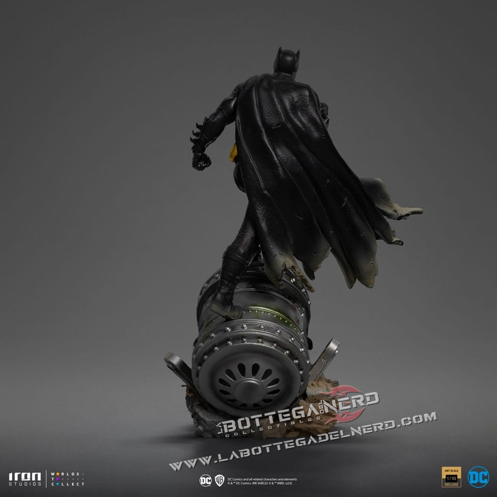 DC Comics - Statue 1/10 Batman Deluxe (Black Version Exclusive) 30cm - immagine 3
