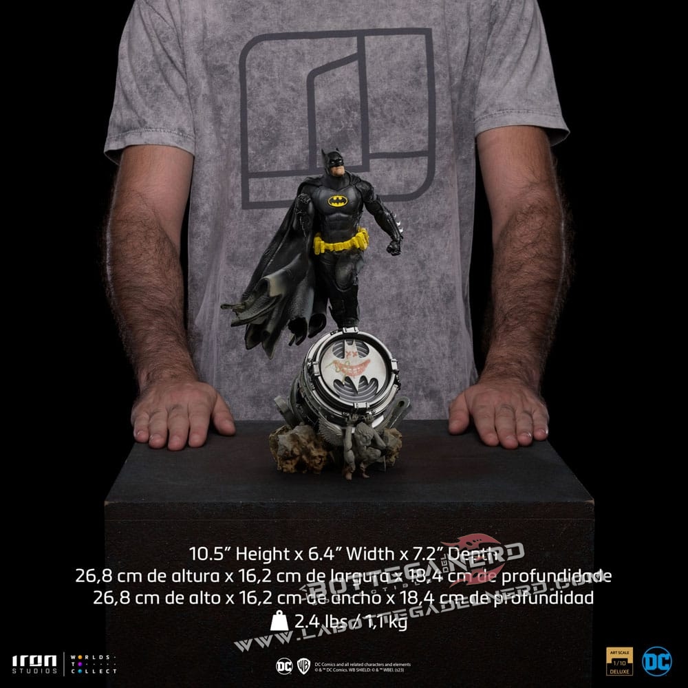DC Comics - Statue 1/10 Batman Deluxe (Black Version Exclusive) 30cm - immagine 9