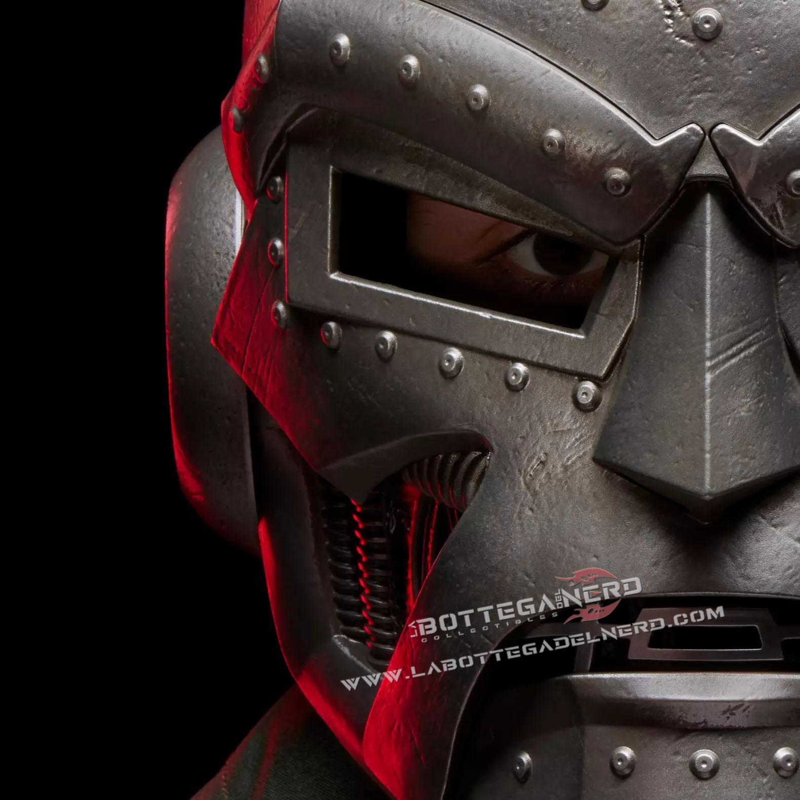 Marvel Legends - Prop-Replica Casco Doctor Doom 1/1 Premium Helmet - immagine 5