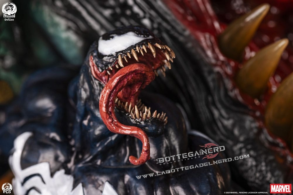 Marvel - Life-Size Bust Venom Deluxe 56cm - immagine 4
