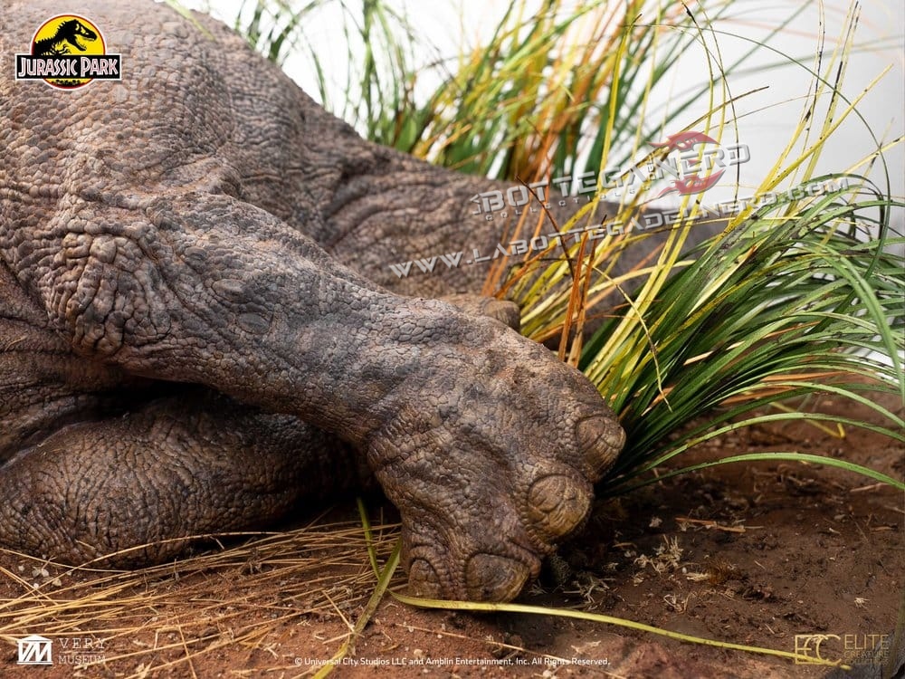 Jurassic Park - Maquette 1/8 Sick Triceratops 96cm - immagine 9
