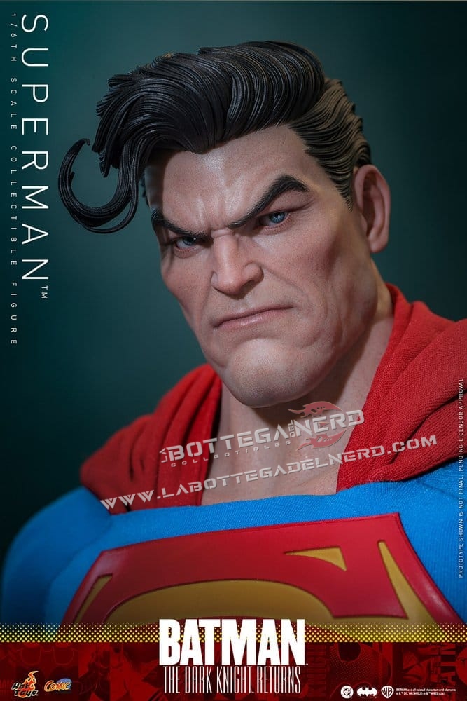 Superman - Hot Toys Dark Knight Returns Action Figure 1/6 34cm - immagine 9