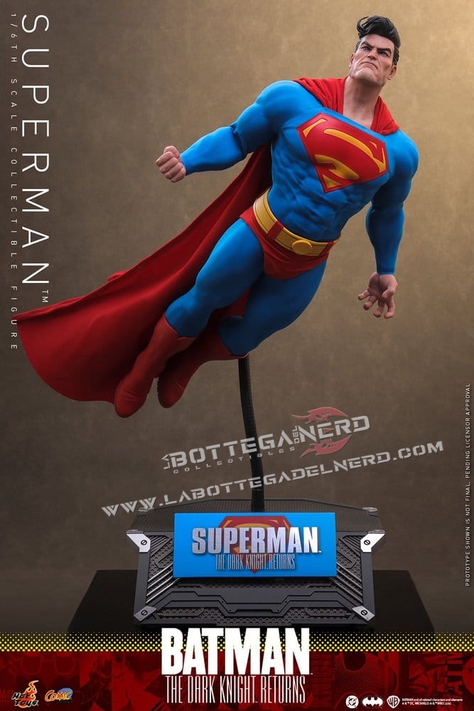 Superman - Hot Toys Dark Knight Returns Action Figure 1/6 34cm - immagine 3